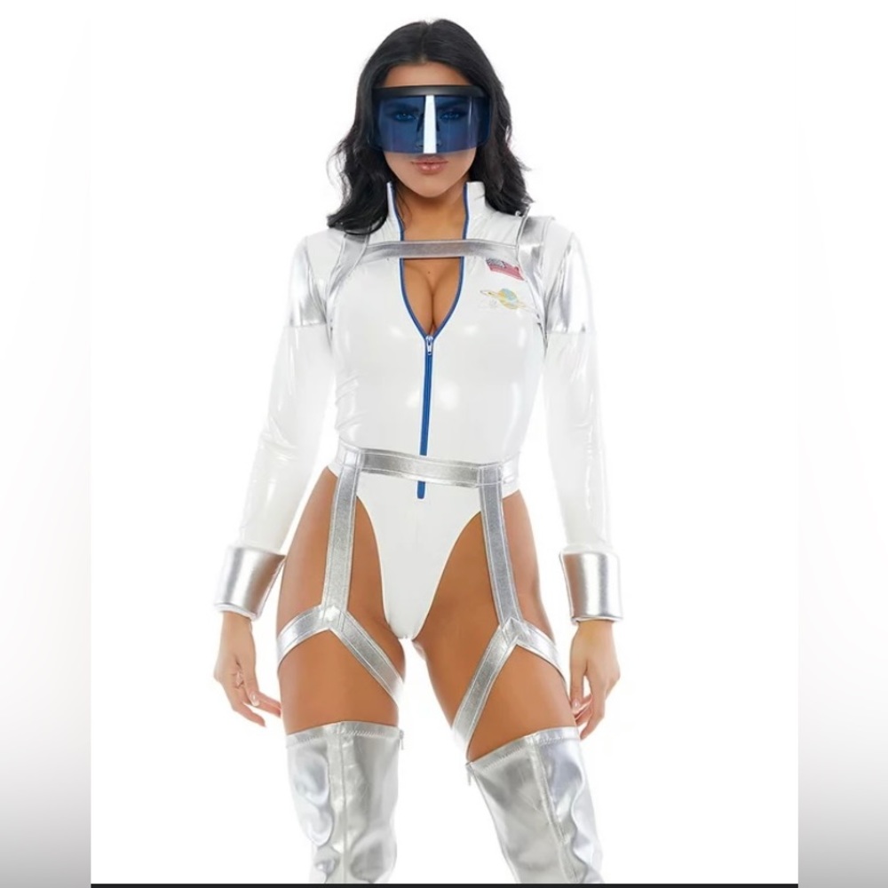 women’s astronaut costume